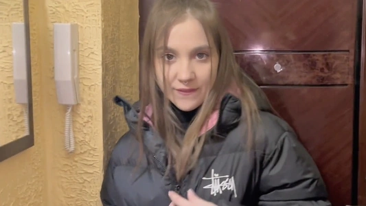 Моя девушка уже уехала, а подруга пришла на анал