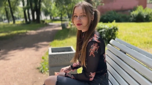 Пригласил студентку незнакомвку домой на секс и она согласилась